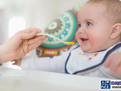 Bebeklere Ne Zaman Katı Yiyecek Verilebilir?